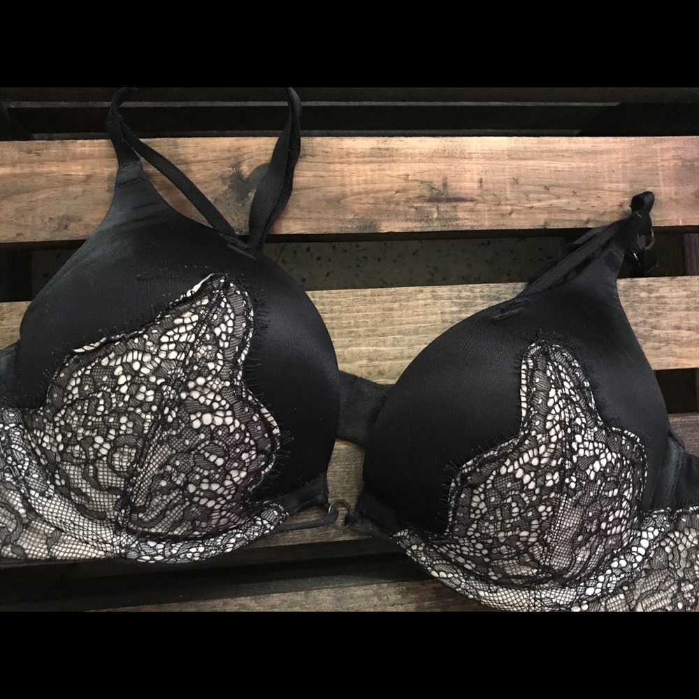 VS bombshell bras 34 A 😍